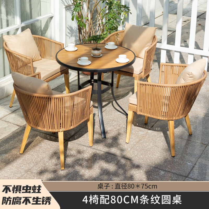 4 sillas con mesa redonda a rayas de 80cm