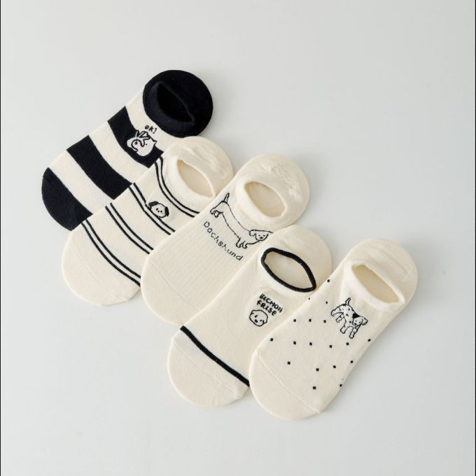 Zhuangyan hombre primavera y verano antiolor simple mediano y alto calcetines transpirables antideslizantes desechables calcetines al por mayor