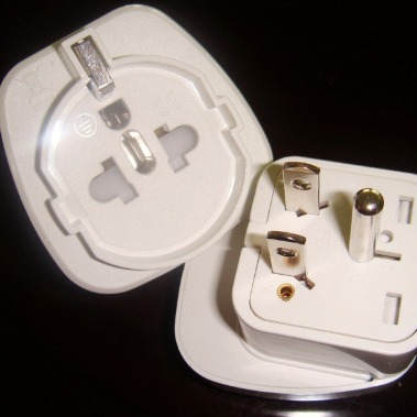 美式美标一圆二扁插脚2P+E 接地型嵌入式欧盟地区转换插头CE SD-5