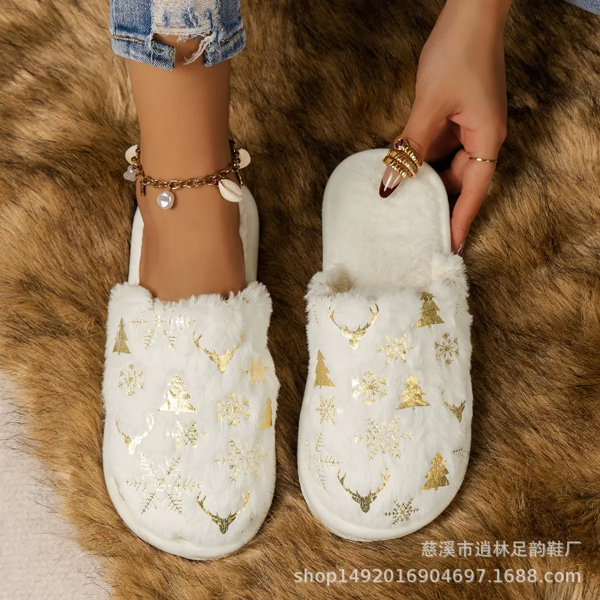 厂家直供跨境爆款现货圣诞鞋子男女家居拖鞋轻盈贴标代发小单定制