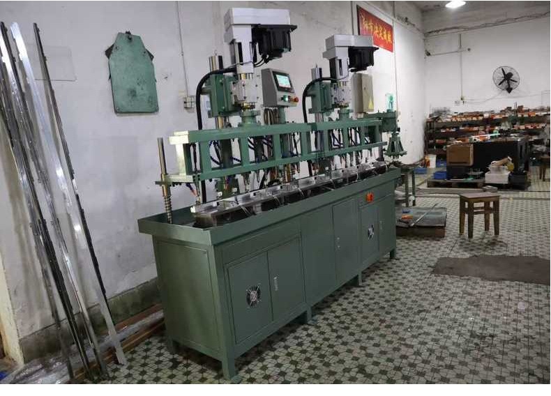 多头多轴攻牙机摆臂可调攻牙机金属边框攻牙机自动攻牙机