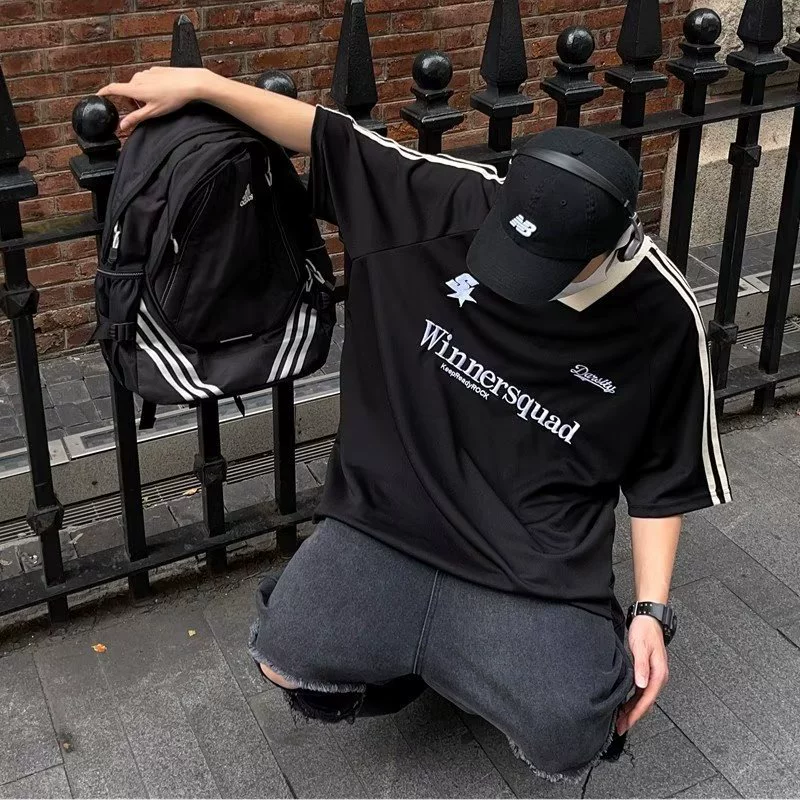 Американская ретро-футболка в стиле хай-стрит с V-образным вырезом и короткими рукавами для женщин, свободная повседневная спортивная футболка с принтом для пар, модная, с коротким рукавом, модель 1