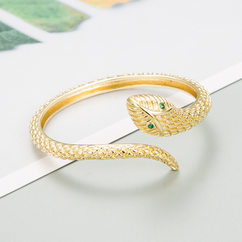 Fashion Snake-shaped Golden Scales Micro-inlaid Zircon Copper Bracelet display picture 4