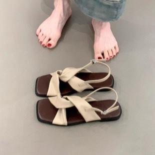 �ٴ�ƽ���_�RЬŮ2025�ļ��¿�控���^¶ֺͨ��Ь�⴩��Ь