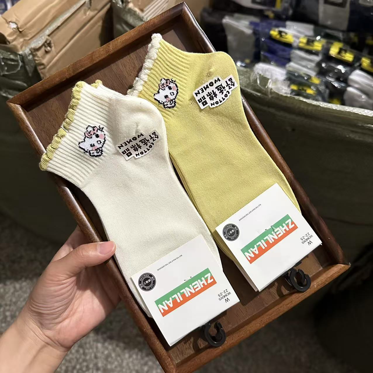 Calcetines Zhuji al por mayor, calcetines para hombre, calcetines deportivos finos de primavera y verano, calcetines de algodón transpirables blancos, calcetines cortos para hombre de verano