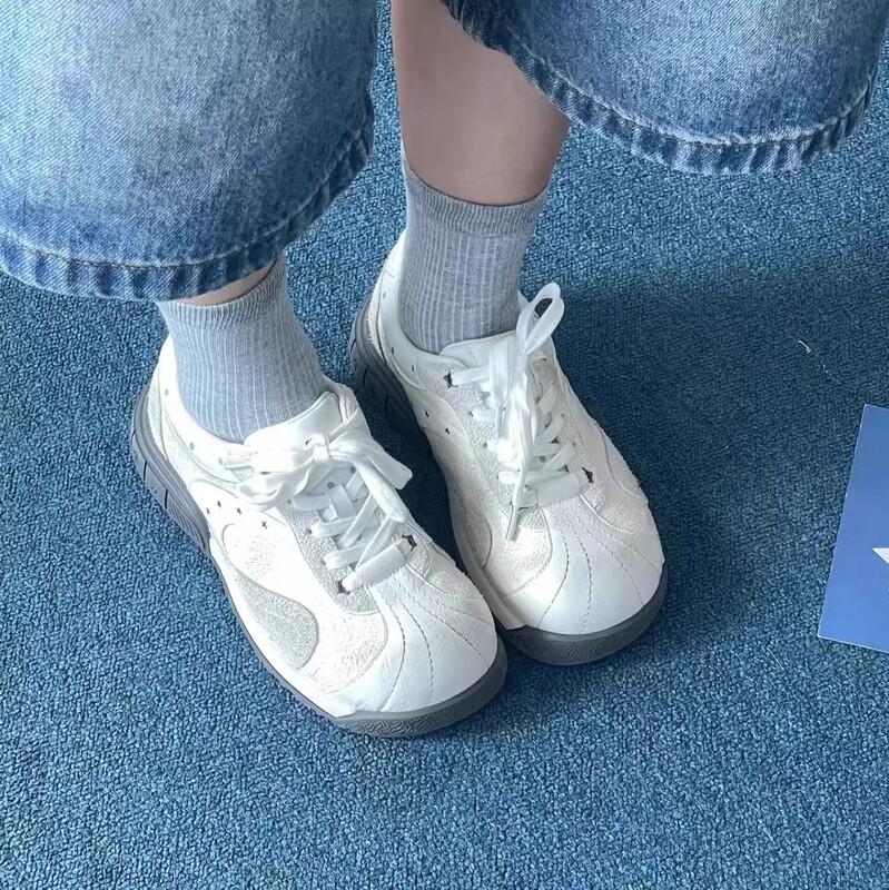 Stunningly Beautiful Chunky Sneakers 2026 Spring New Versatile Flat Sports Shoes for Women with Unique Design and Thick Soles Casual Shoes