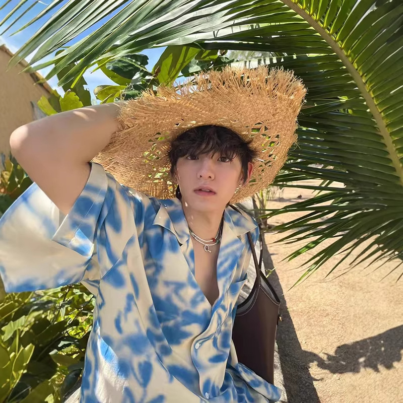 Blue Resort-Style Beach Short-Sleeved Shirt for Boys, Summer Thin Ice Silk Cuban Collar Shirt with Half Sleeves