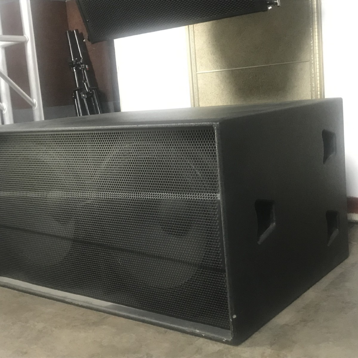 Doble 18 pulgadas subwoofer etapa altavoz de frecuencia completa Super Bass rendimiento al aire libre Barra de audio salón de banquetes