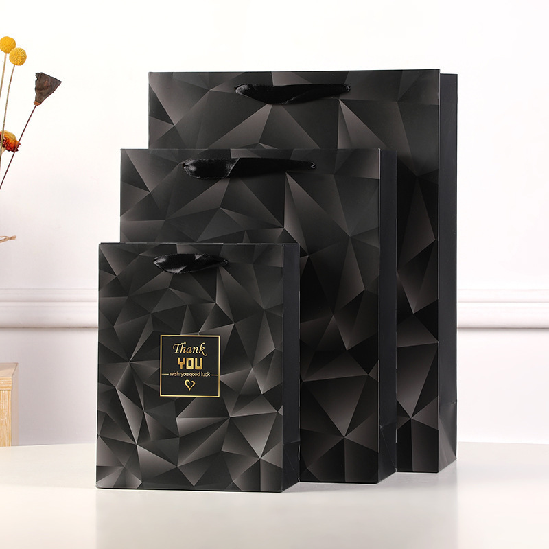 Creative niche design packaging paper bag birthday holiday gift packaging portable multi-size gift paper bag Creative niche design packaging paper bag birthday holiday gift packaging portable multi-size gift paper bag