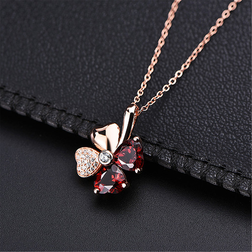 Korean Lucky Clover Necklace with Natural Stones, Four-Leaf Clover, Garnet Pendant, Red Crystal Necklace for Women, Lockchain Jewelry Accessory