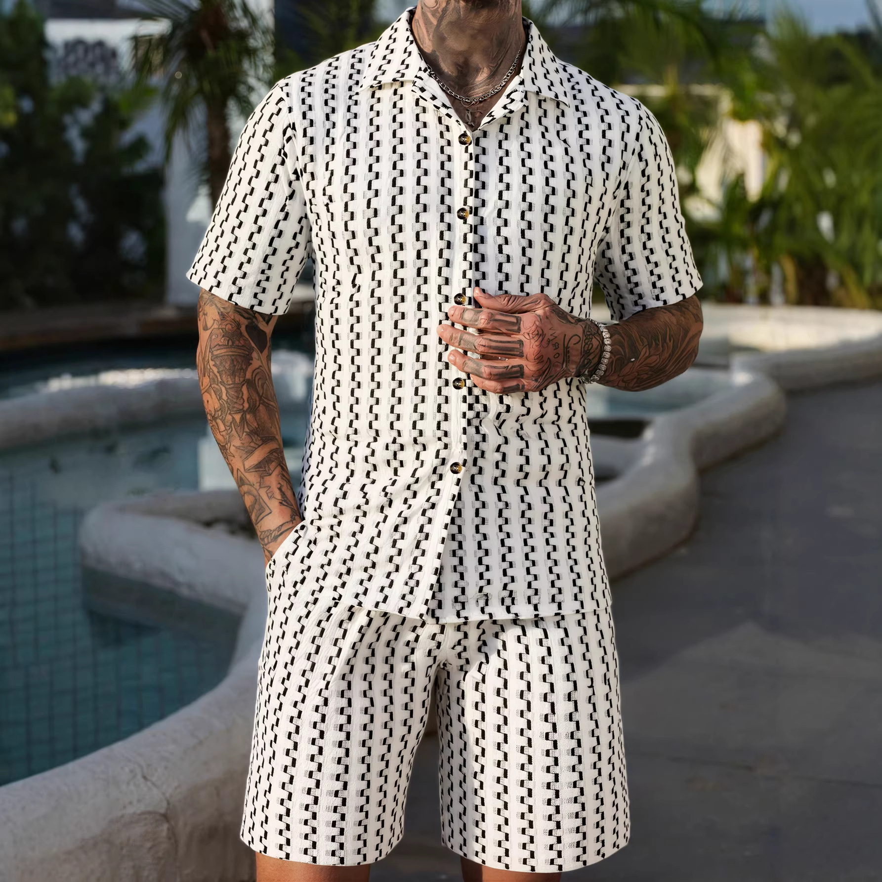 Ensemble deux pièces pour homme, style vacances décontracté, chemise rayée et short ample, collection européenne et américaine 2026 (réf. 260101)_voghion.com