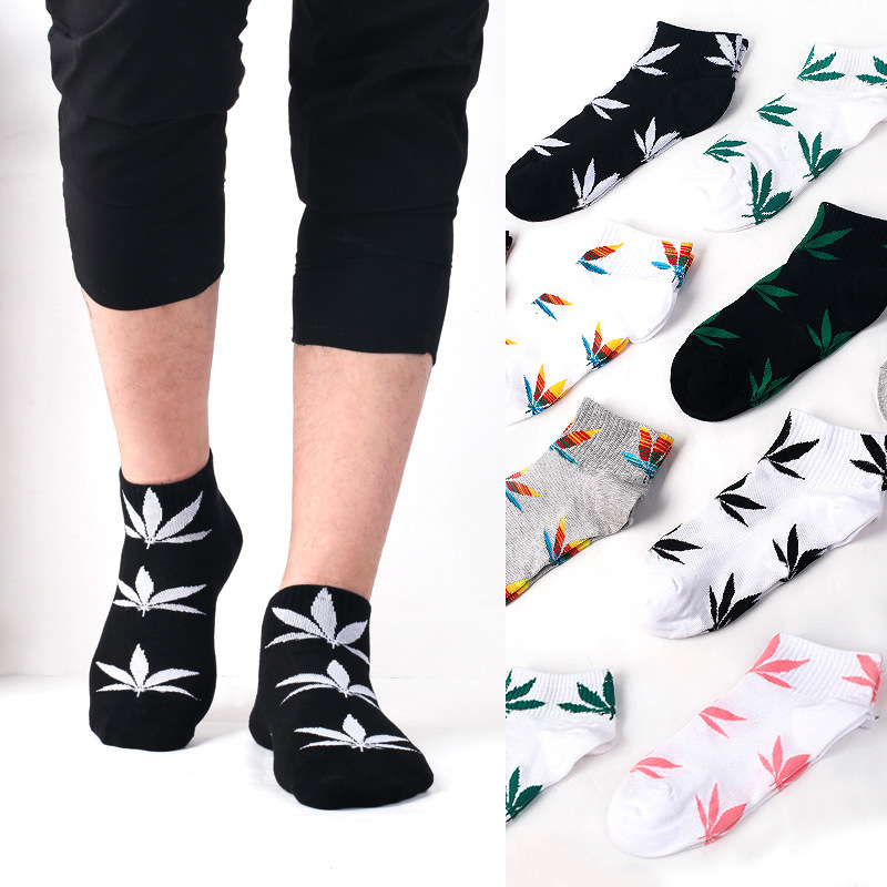 2022 new men's socks spring and summer mesh maple leaf socks low waist men's boat Socks Korean socks manufacturers wholesale