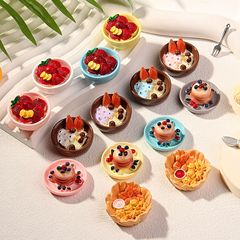 高級デザートケーキの置物DIY冷蔵庫は子供の家のアクセサリーの部品の甘い店のおもちゃの部品を貼ります。