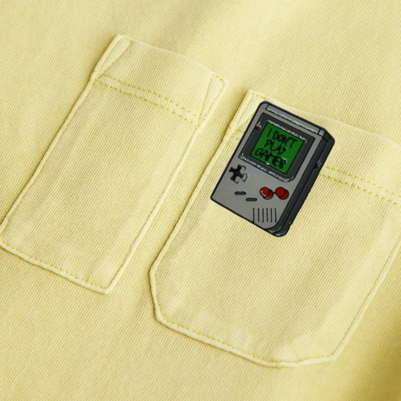 TEMU explosión creativa europea y americana retro dibujos animados consola de juegos de aleación de goteo de aceite broche nostálgico ropa interesante image 5