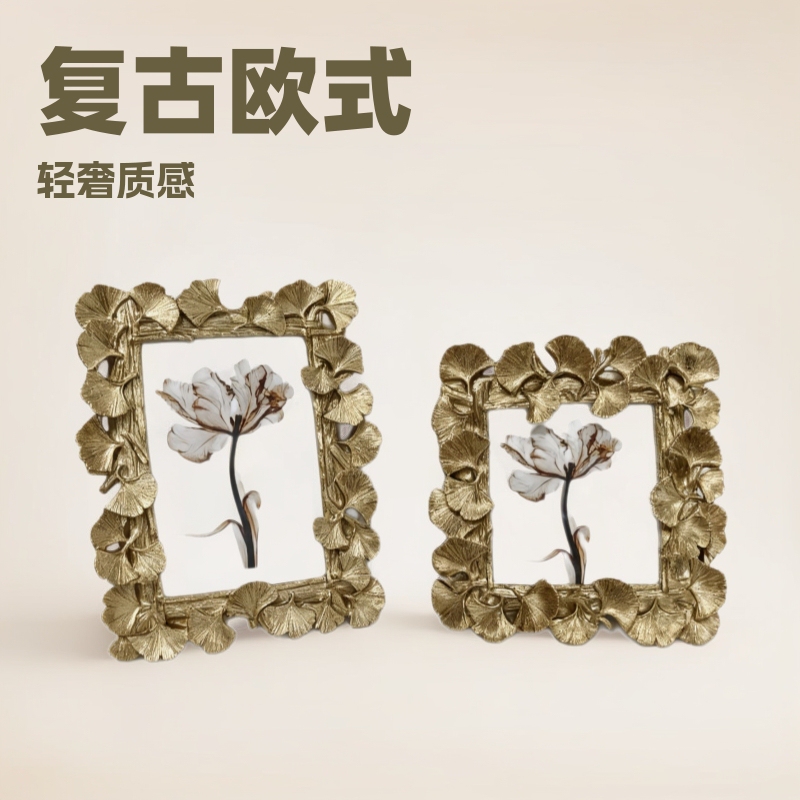 Vintage European-Style High-End Export Combination Photo Frames Wholesale 6inch Different Sizes Photo Frames with Various Props for Wall Hanging