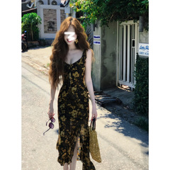 法式复古气质碎花荷叶边设计感连衣裙女夏季显瘦吊带中长款裙子