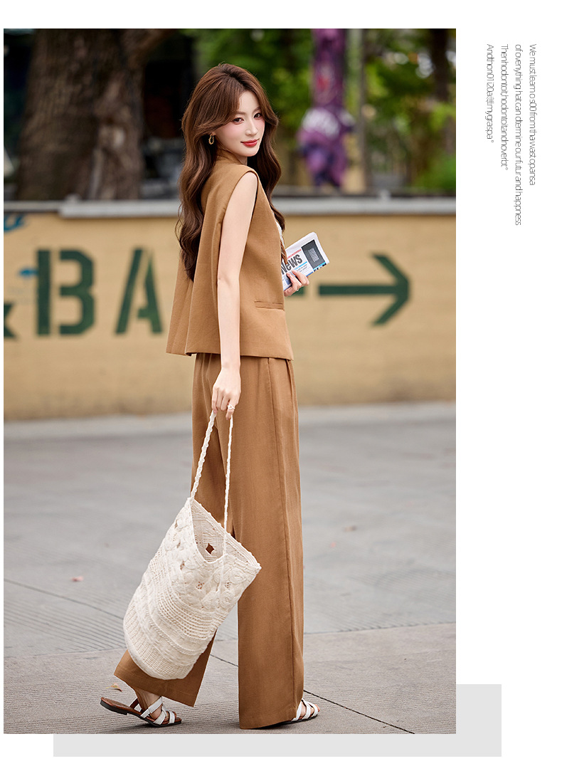 Bộ vest nữ gồm áo gile và quần tây ống đứng cạp cao — màu đen, màu cam, màu trắng ngà chi tiết 14
