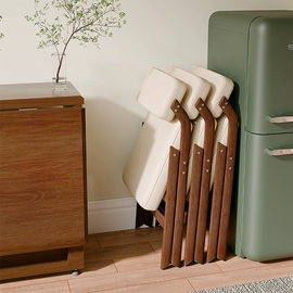 实木床;餐桌;餐椅