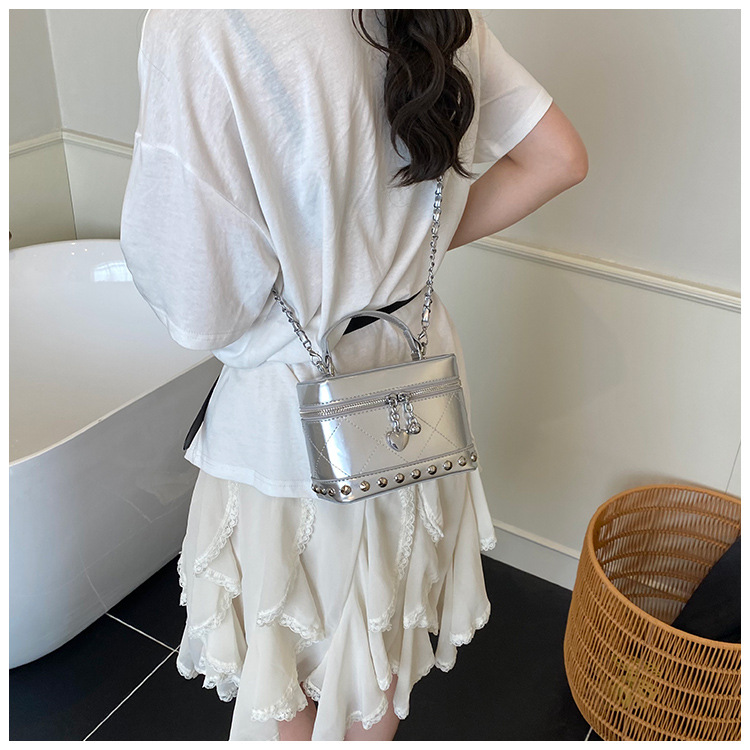 Korean style fashionable handbag for women 2025 summer new style small square bag, simple embroidered thread chain single-shoulder crossbody bag undefined