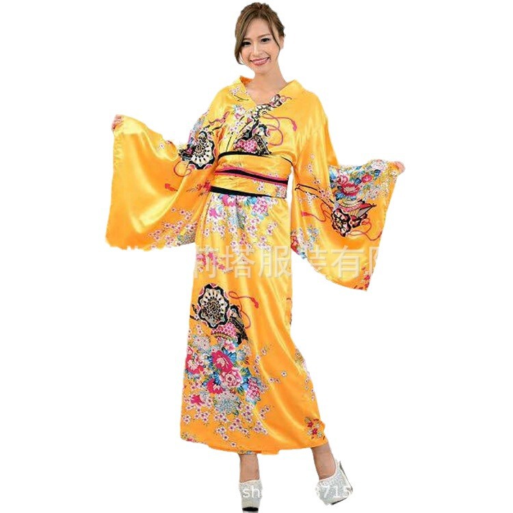 日本の伝統的な女性の正装の浴衣のアニメの演出の写真のスーツの着物の舞台の演出の服装の写真は代行を撮影します。|undefined