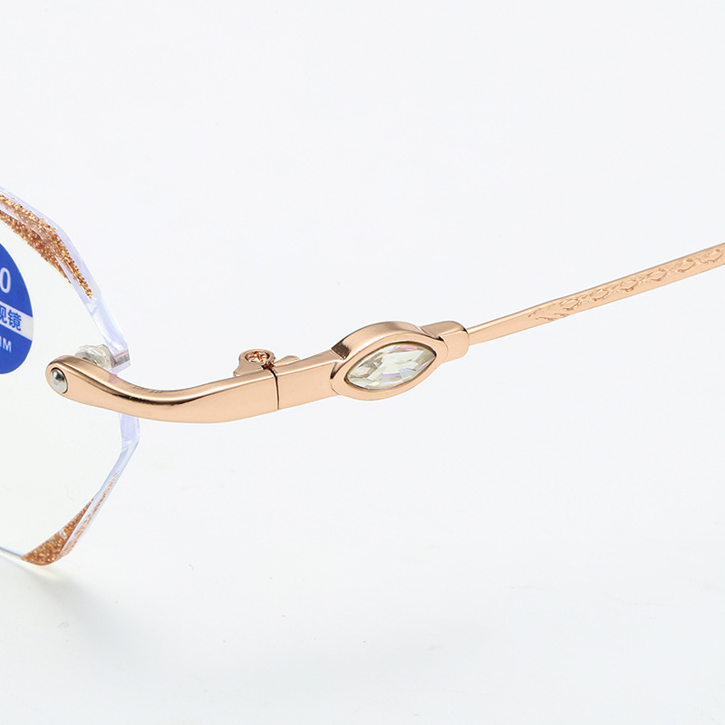 Tiktok popular anti-azul gafas de lectura de luz marco de metal moda hombres y mujeres mismo estilo gafas de lectura HD de mediana edad y ancianos gafas de lectura