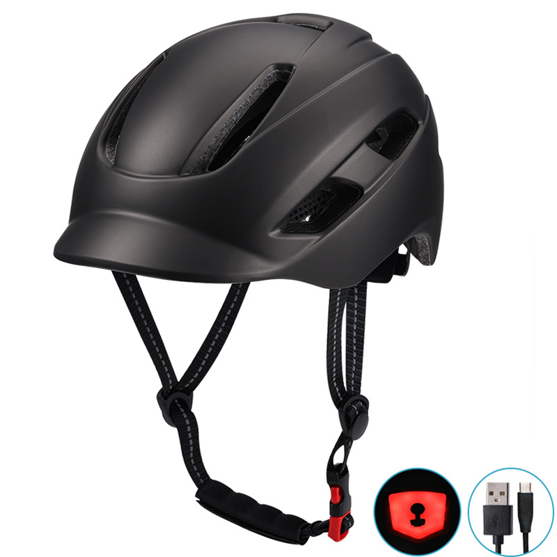 Transfronterizo nuevo casco integrado montar en bicicleta equipo casco hombres y mujeres tapa protectora casco con luz trasera