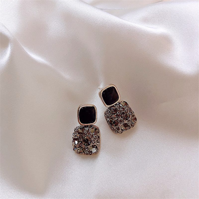 Champagne Gold Square Earrings for Women Trendy Purple Square Internet Celebrity Fashion Commuter Earrings Jewelry Cross-Border Wholesale Champagne Gold Square Earrings for Women Trendy Purple Square Internet Celebrity Fashion Commuter Earrings Jewelry Cross-Border Wholesale
