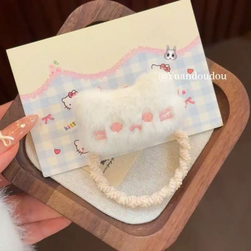 작은 분홍색 고양이