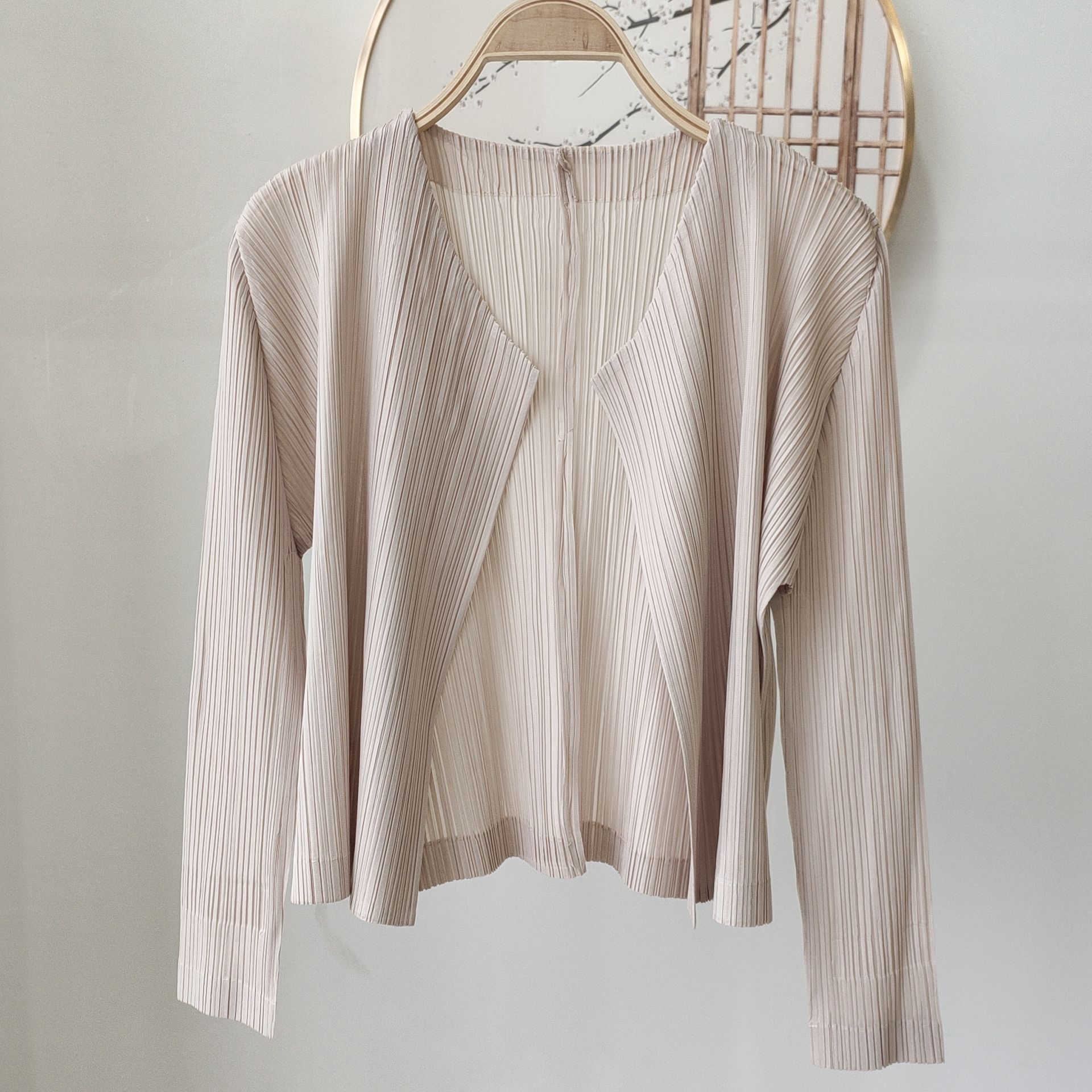 Cárdigan plisado de alta gama con calidad superior para otoño y primavera, chaqueta básica versátil de manga larga, delgada, de color sólido y corte ajustado.