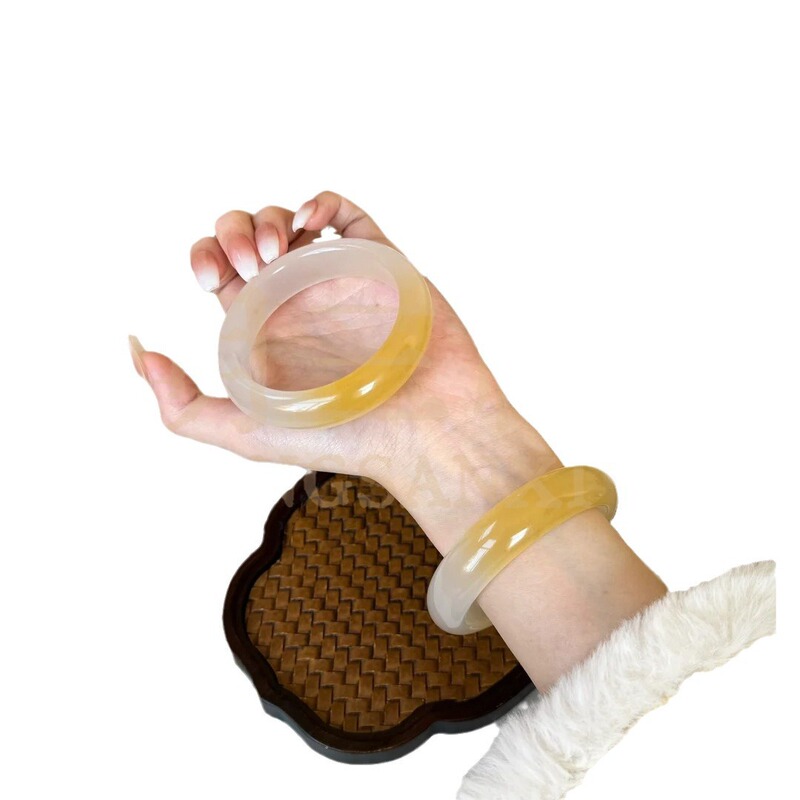 メーカー卸売り翡翠平は氷種の黄龍玉ブレスレットのために砂糖と田玉黄翡翠ブレスレットの赤い本と同じです。|undefined