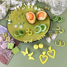 �������ţ�͹�ɫ�������临��С������ɫϵ��׹����Ĩ���̶���Ů