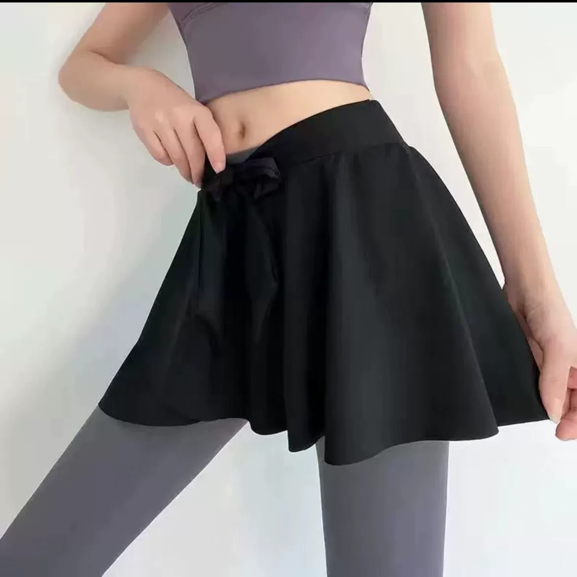 Спортивные короткие юбки женские бедра