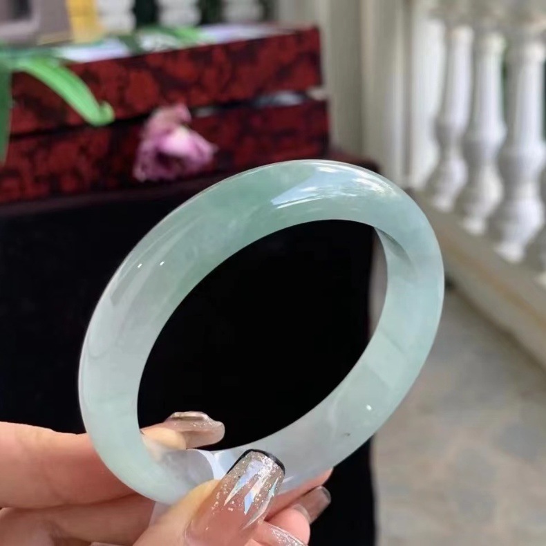 Vòng tay ngọc bích tự nhiên Miến Điện loại băng nửa cảnh nổ, có giấy chứng nhận chi tiết 3
