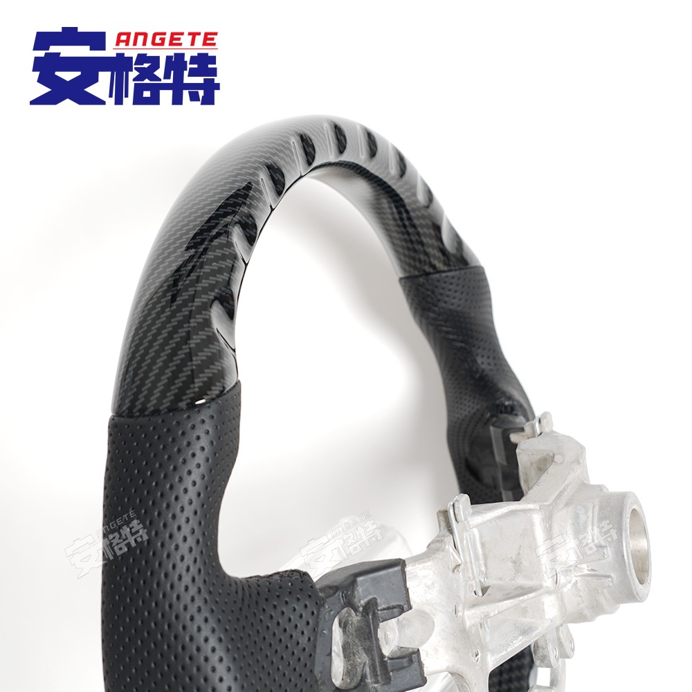 Suitable for Toyota NoahVoxy90 Innova ZENIX imitation carbon fiber car steering wheel modification