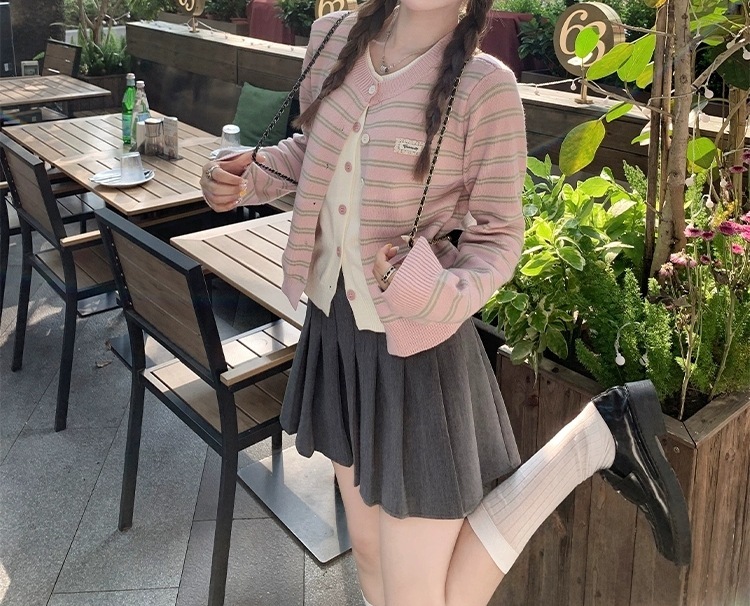 假两件条纹针织开衫学院风女秋季设计感小众别致上衣百褶裙两件套|undefined