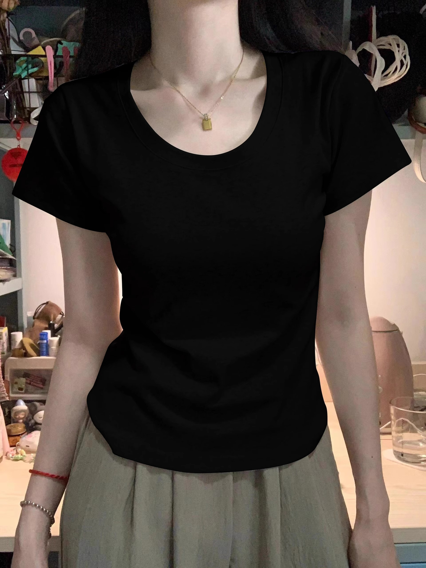 검은색