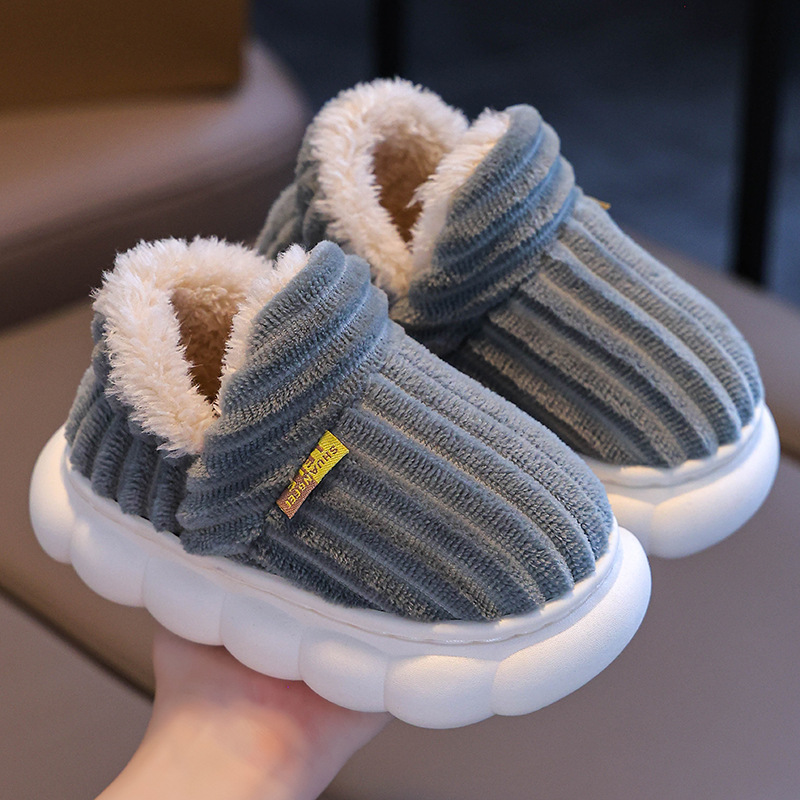 Otoño y invierno zapatillas de algodón para niños caliente interior y pelusa para niñas en el hogar padres e hijos bolsas de bebé zapatillas tacones