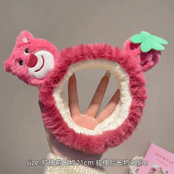 Strawberry bear hair with rose red