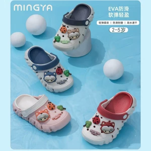 Детские летние тапочки в стиле Crocs для мальчиков, ультрамягкая нескользящая пляжная обувь на платформе, подходят для носки на улице