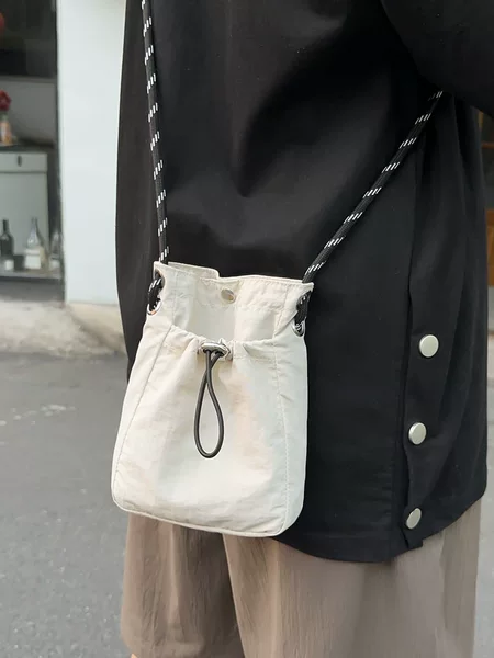 Summer Lightweight Canvas Sports Crossbody Bag Mini Small Bag for Women 2026 New Nylon Shoulder Portable Mobile Phone Bag
