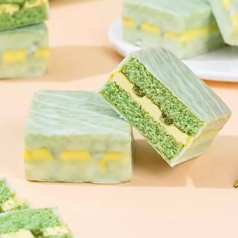 Красный бархатный торт белый классический смешанный крем закуска шоколадная глазурь слой хлеб полная коробка питание завтрак
