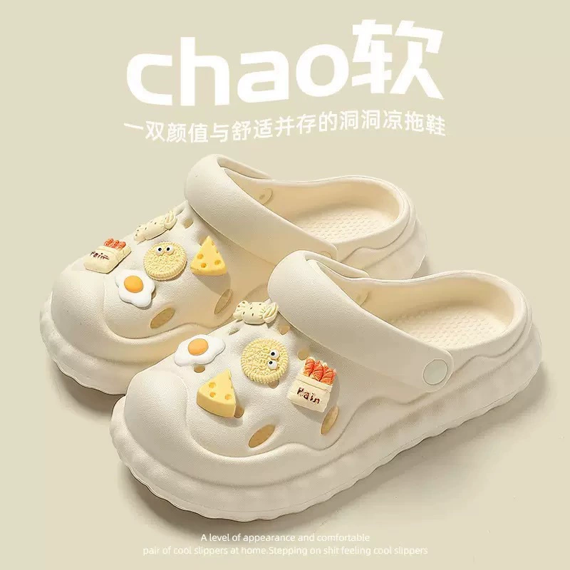 Новые летние тапочки для женщин, чтобы носить своими руками, милые студенческие домашние нескользящие сандалии с отверстиями для супермаркета на толстой подошве для женщин