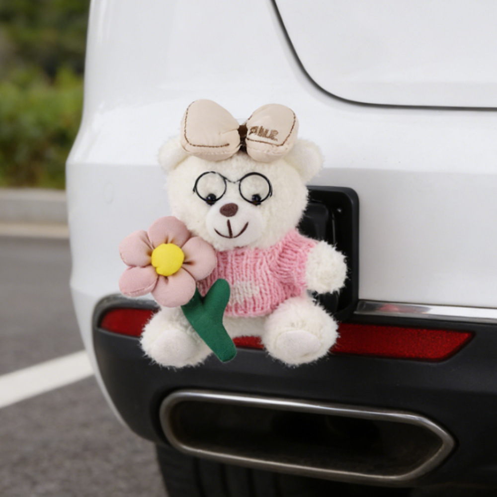 Colgante de coche Colgante trasero Dibujos animados lindo oso trasero trasero muñeca adorno pegatina baúl fuera del coche muñeca