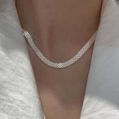 ヨーロッパとアメリカのシンプルでユニークな織り中空ワイドネックレスブレスレットセットイントレンドメッシュ鎖骨チェーンハイエンド多用途
