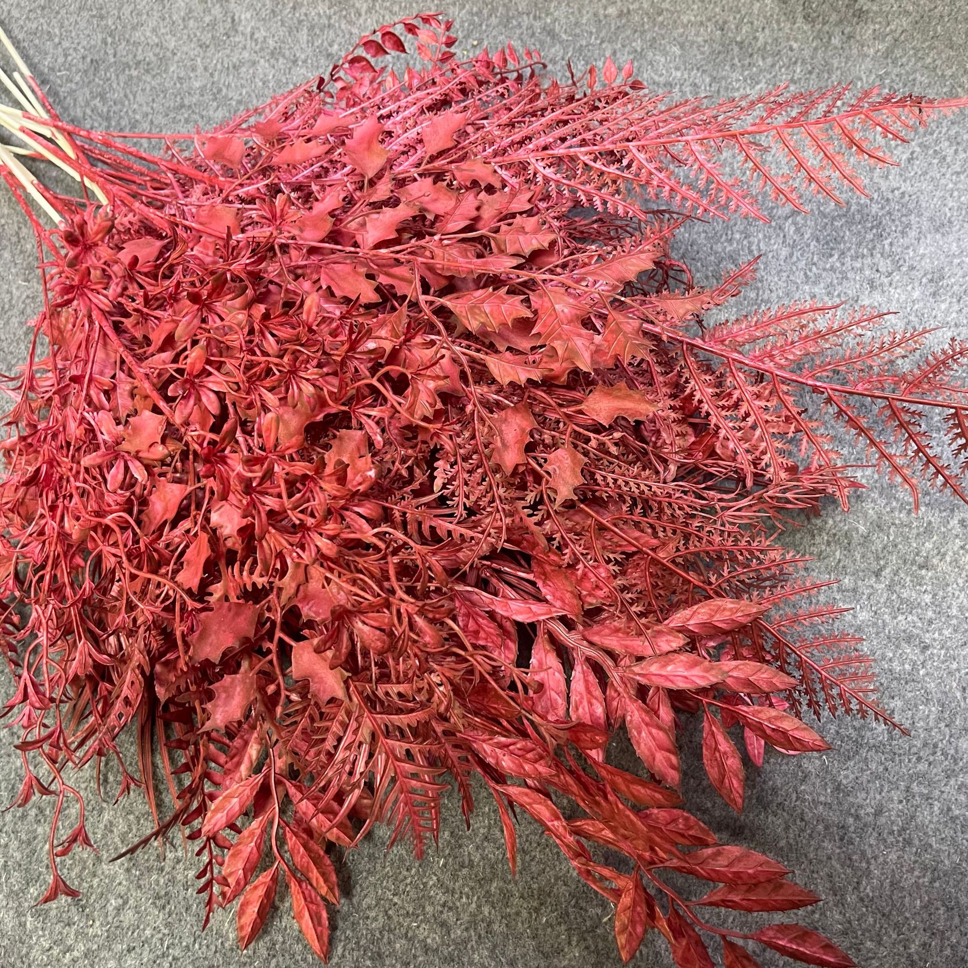 紅色系婚慶酒店裝飾布景吊頂紅色系塑料花