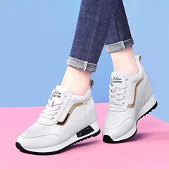 2025 春の新スポーツとレジャーの女性の靴白い靴内側の高さの女性の靴ソフトソールファッション女性の靴