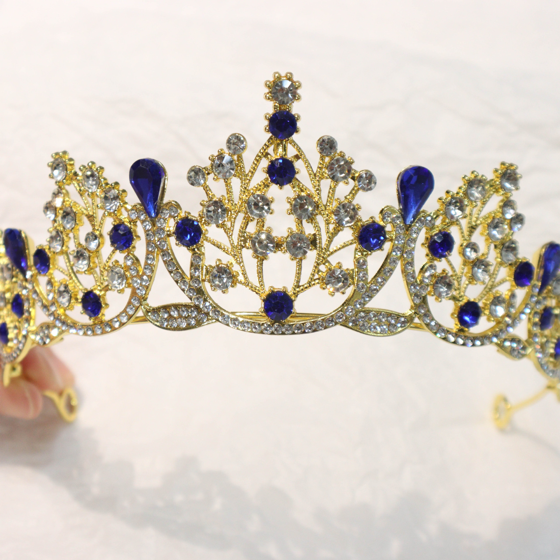 1 Piece Quantity Wedding, Festival Occasion Simple Style Women's Crown Alloy Inlay Zircon Crown