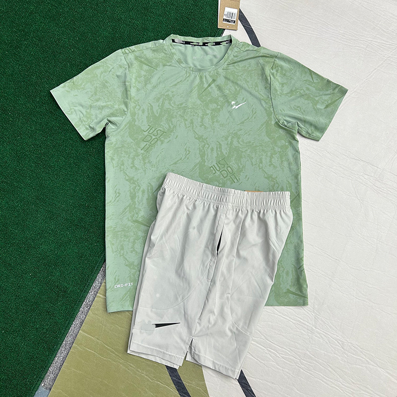 Pantalones cortos de secado rápido de verano set de mangas cortas de hielo transpirable deportivo ocio transpirable acondicionamiento físico relajado correr cuatro puntos de comercio exterior