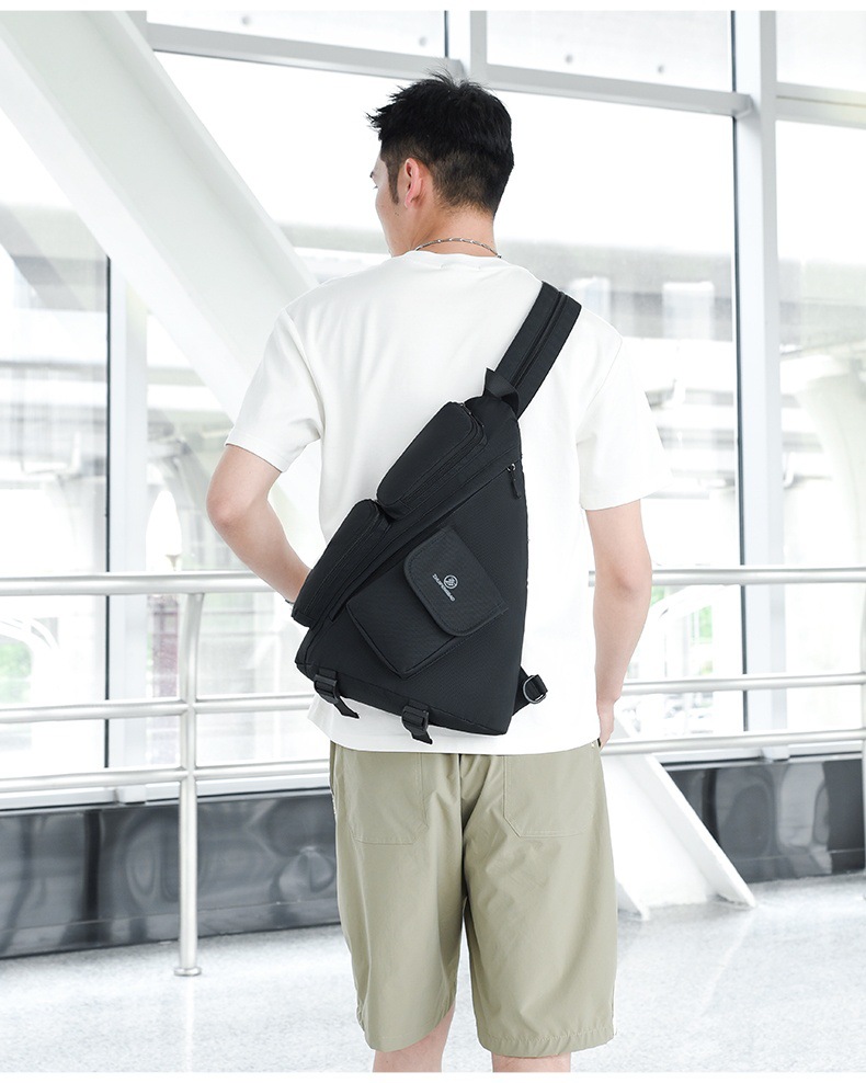 2025 New cross-border men's chest bag, casual men's bag, large-capacity retro multi-functional crossbody bag, soft leather single-shoulder bag undefined