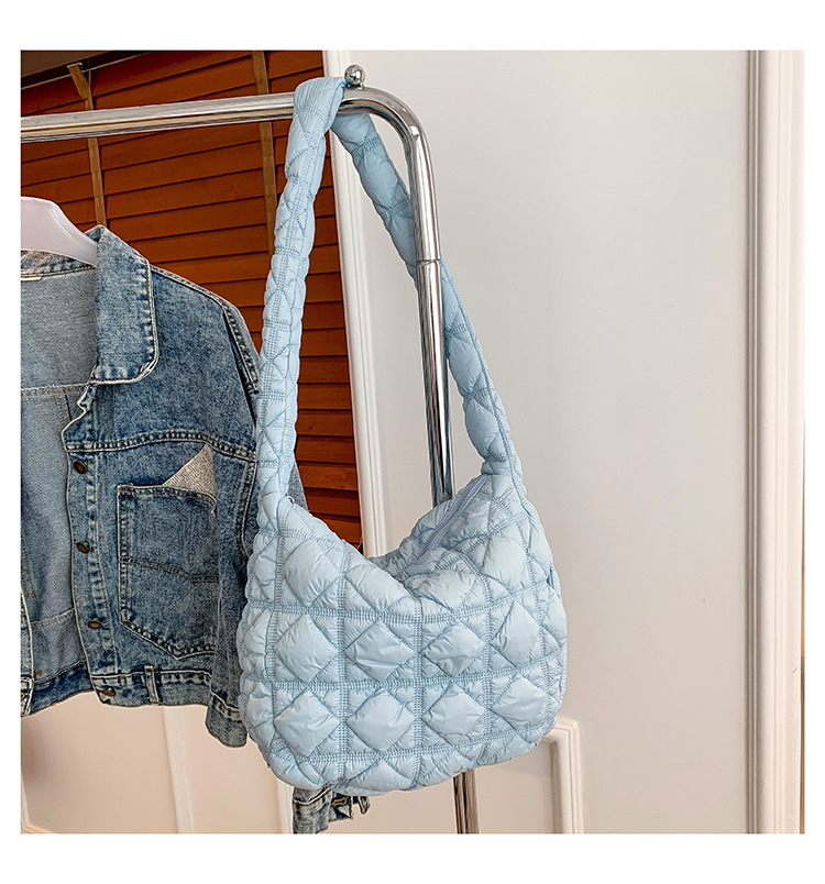 2024 primavera nuevo rombo ligero nube burbuja bolsa de moda de las mujeres textura de alto grado estilo occidental hombro bolsa de mensajero